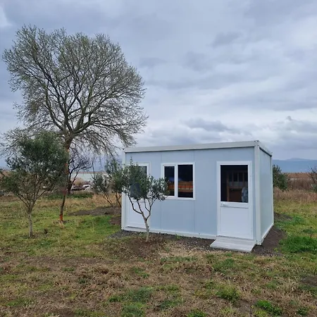 Кемпинг Camping & Biofarm Gjegji Лежа